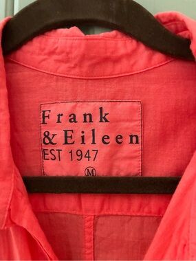 FRANK & EILEEN LIGHTWEIGHT BARRY BUTTON UP SZ M